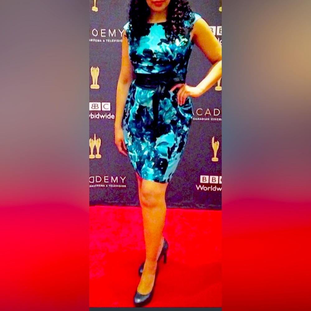 Gorgeous teal floral COCKTAIL DRES, extremely flattering!